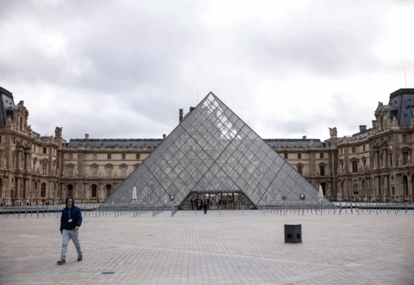 ΛΗΣΤΕΙΑ ΛΟΥΒΡΟ ΒΙΝΤΕΟ