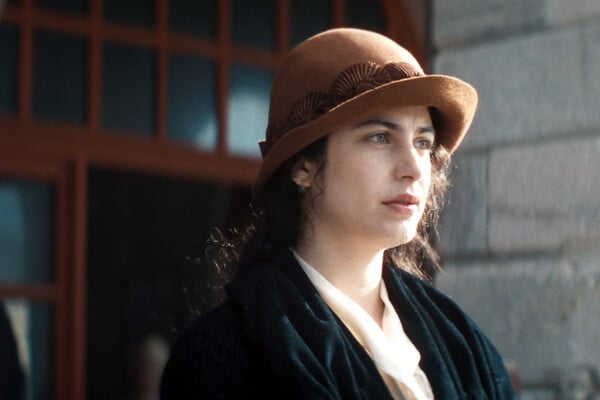 Μεγάλη Χίμαιρα: «Είμαι ηθοποιός, όχι πολιτικός» απαντά η Φωτεινή Πελούζο για τις ερωτικές σκηνές