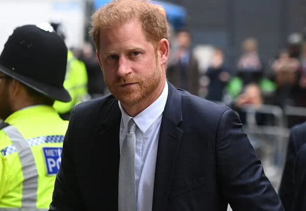 Πρίγκιπας Χάρι: Ξεκινά η δίκη του κατά της Daily Mail - Μια υπόθεση που μπορεί να αναστατώσει τα βρετανικά ΜΜΕ