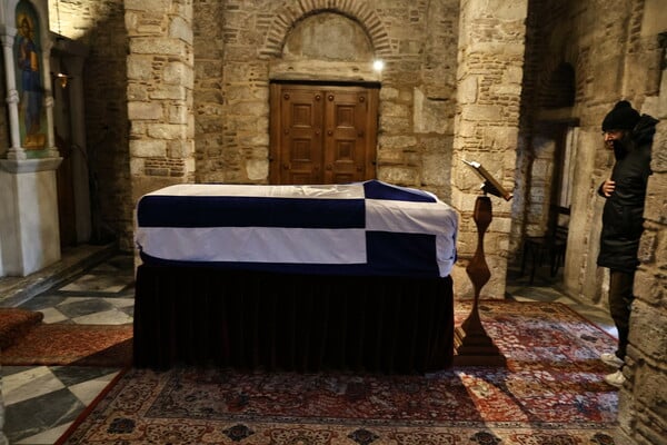 Πριγκίπισσα Ειρήνη: H σορός της έφτασε στο παρεκκλήσι της Μητρόπολης Αθηνών