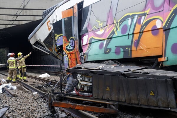 ΙΣΠΑΝΙΑ ΤΡΕΝΑ ΣΥΓΚΡΟΥΣΗ ΔΥΣΤΥΧΗΜΑΤΑ ΑΠΕΡΓΙΑ ΝΕΚΡΟΙ