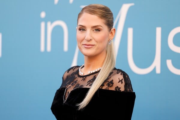 MEGHAN TRAINOR ΕΓΚΥΜΟΣΥΝΗ