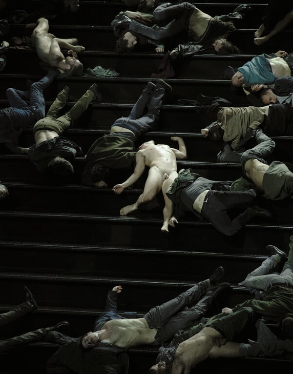 Υπάρχει παρέα στην ανθρωπότητα 