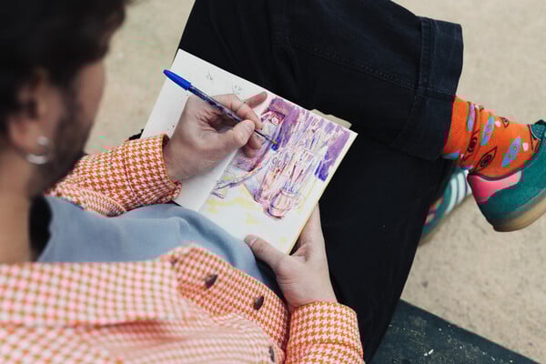 Τα ονειρικά σύμπαντα του Βασίλη Κουτσογιάννη