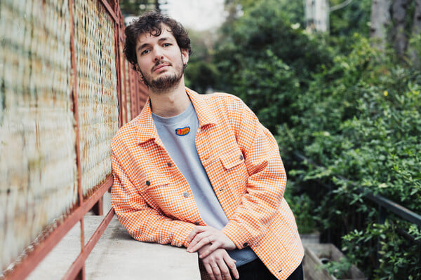 Τα ονειρικά σύμπαντα του Βασίλη Κουτσογιάννη