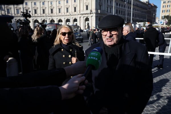 ΒΑΛΕΝΤΙΝΟ ΚΗΔΕΙΑ ΠΟΙΟΙ ΠΗΓΑΝ