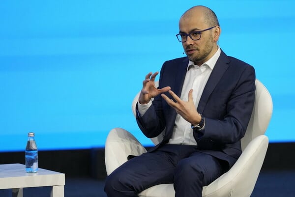 ΝΤΕΜΗΣ ΧΑΣΑΜΠΗΣ GOOGLE AI 