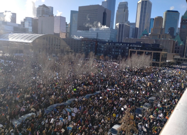 ΗΠΑ: Χιλιάδες κόσμου στους δρόμους της Μινεσότα για να διαδηλώσουν κατά της ICE