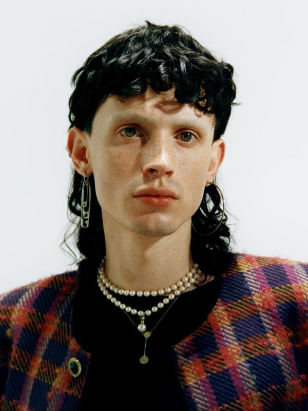 *Aγαπηθήκαμε πριν μάθουμε τι θα μας πάρουν/ από τον Πάνο Μιχαήλ