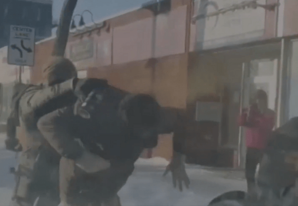 Μινεάπολη: Νέο βίντεο από τη δολοφονία του Άλεξ Πρέτι 