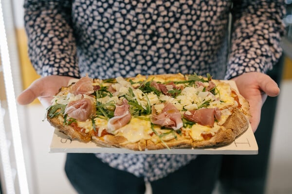 Philip Glass: Ένα wine bar χωμένο στην Πανόρμου