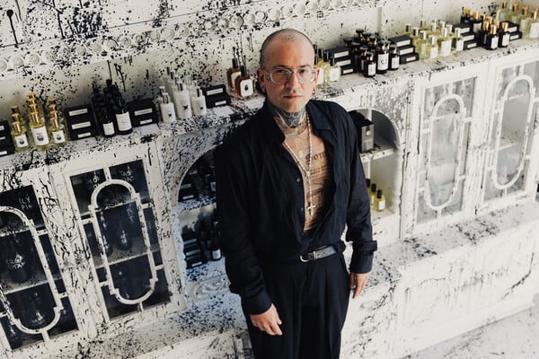 St. Narcissus: Ένα niche αρωματοποιείο με darkwave αισθητική στην καρδιά της Αθήνας