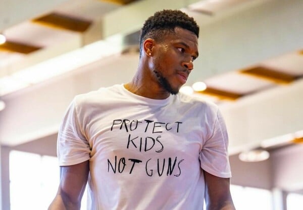 ΓΙΑΝΝΗΣ ΑΝΤΕΤΟΚΟΥΝΜΠΟ NBA