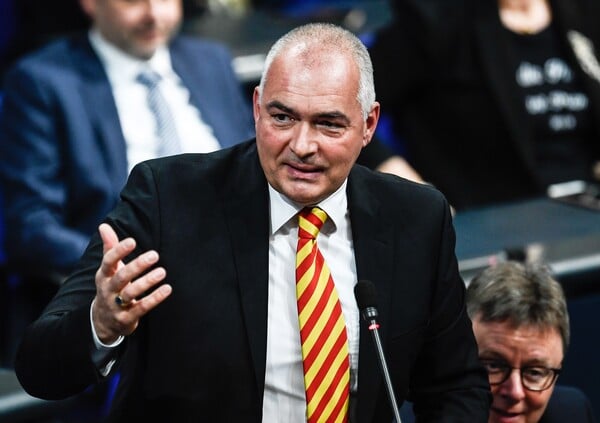 ΓΕΡΜΑΝΙΑ ΒΟΥΛΕΥΤΗΣ ΑΖΕΡΜΠΑΪΤΖΑΝ