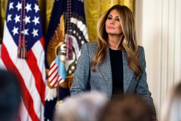 ΜΕΛΑΝΙΑ ΤΡΑΜΠ ΒΡΕΤΑΝΙΑ ΝΤΟΚΙΜΑΝΤΕΡ