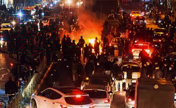 Εξαφανισμένα σώματα, μαζικές ταφές και 30.000 νεκροί: Ποια είναι η αλήθεια για τον αριθμό των θυμάτων στο Ιράν;