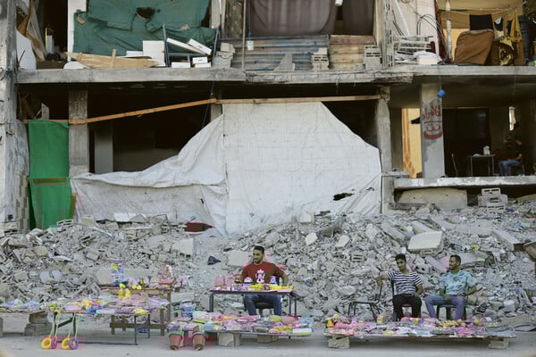 Φάτμα Χασόνα: Η τελευταία φωτορεπόρτερ της Γάζας