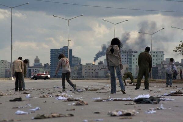 Undead Athens: Το Bios γεμίζει ζόμπι / Κάθε εποχή έχει το ζόμπι που της ταιριάζει 