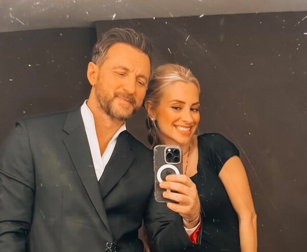 ΚΩΣΤΑΣ ΚΑΡΑΦΩΤΗΣ ΠΑΙΔΙ ΚΑΤΙΑ ΜΑΝΟΥ