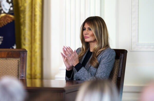 ΜΕΛΑΝΙΑ ΤΡΑΜΠ ΜΙΝΕΣΟΤΑ ΜΙΝΕΑΠΟΛΗ