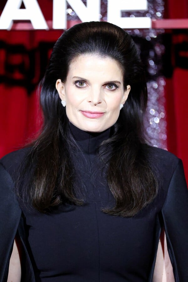 Σπάνια δημόσια εμφάνιση της Αθηνάς Ωνάση στο Παρίσι