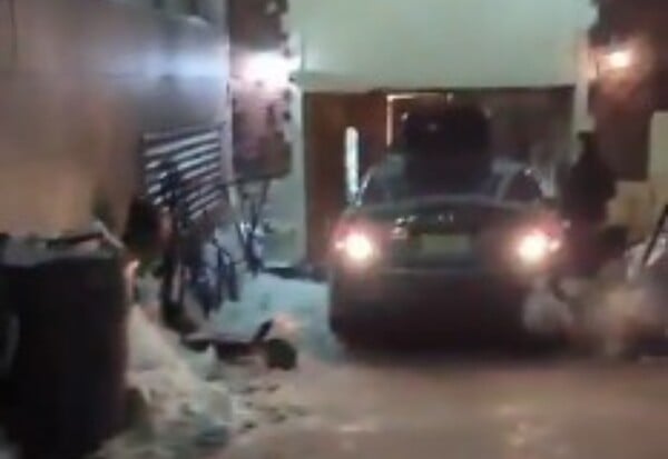 ΝΕΑ ΥΟΡΚΗ ΑΥΤΟΚΙΝΗΤΟ ΕΠΕΣΕ ΣΥΝΑΓΩΓΗ