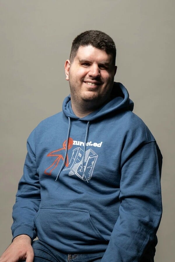 *Γίνε αυτό που είσαι, ακόμη κι αν το φοβάσαι/ από τον Πάνο Μιχαήλ