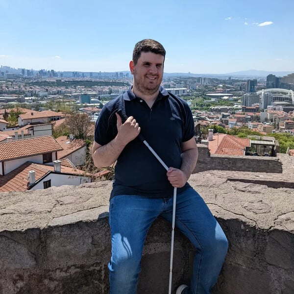 *Γίνε αυτό που είσαι, ακόμη κι αν το φοβάσαι/ από τον Πάνο Μιχαήλ