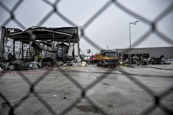 ΒΙΟΛΑΝΤΑ ΕΚΡΗΞΗ ΝΕΚΡΟΙ ΕΡΓΑΖΟΜΕΝΟΙ ΤΡΙΚΑΛΑ