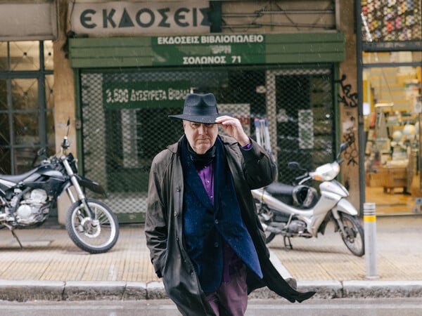 Βασίλης Χατζηιακώβου: «Πολλοί που ασχολούνται με το βιβλίο δεν έχουν την παραμικρή σχέση μαζί του»