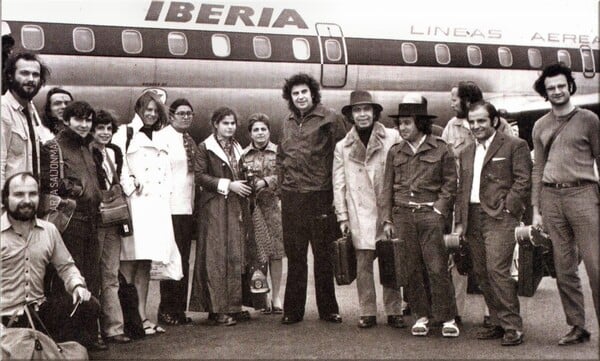 Το πίσω ράφι/ Άρια Σαϊονμάα: «Μια νέα γυναίκα αποκαλύπτεται»