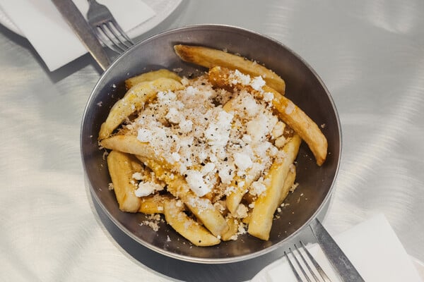 Όταν το φαγητό γίνεται μνήμη: Ο σεφ Θάνος Φέσκος και η επιστροφή στην ουσία