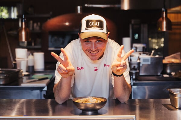 Όταν το φαγητό γίνεται μνήμη: Ο σεφ Θάνος Φέσκος και η επιστροφή στην ουσία