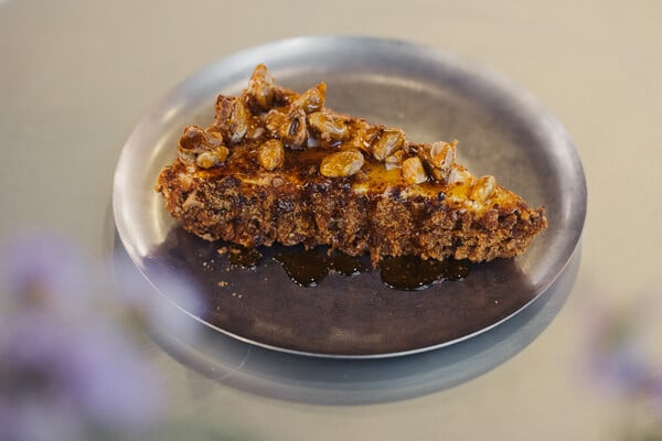 Όταν το φαγητό γίνεται μνήμη: Ο σεφ Θάνος Φέσκος και η επιστροφή στην ουσία