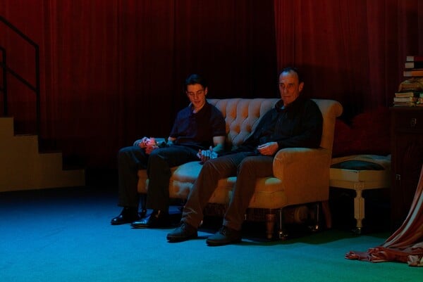 Ιεροτελεστία: Μια παράσταση για την απώλεια και τις μικρές επαναστάσεις