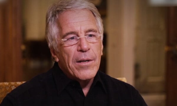 «Νομίζεις ότι είσαι ο ίδιος ο διάβολος;» - Στο φως εκατοντάδες αποχαρακτηρισμένα αρχεία του Τζέφρι Έπσταϊν