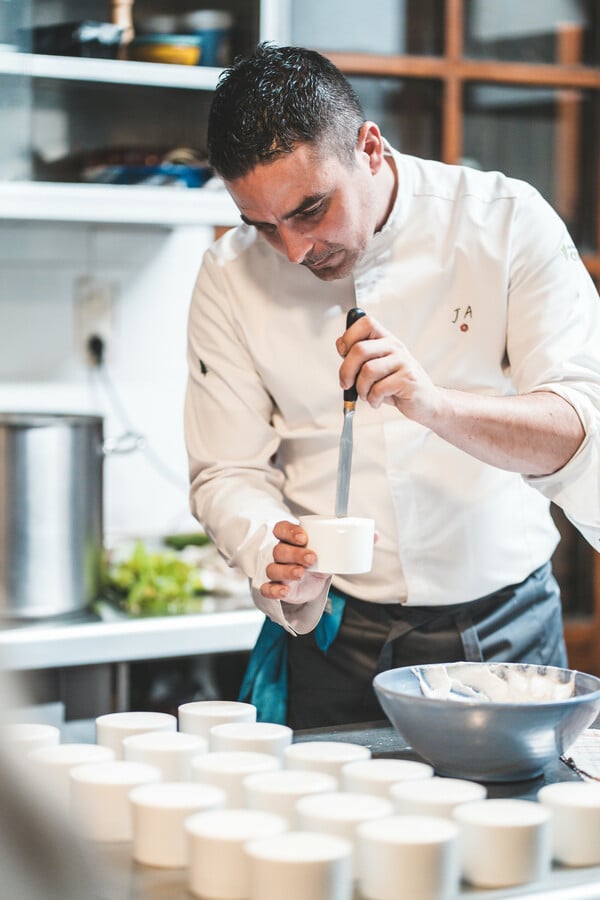 Tι έκαναν τρεις σεφ με αστέρι Μισελέν σε ένα χωριουδάκι στον Αλίκαμπο Χανίων;