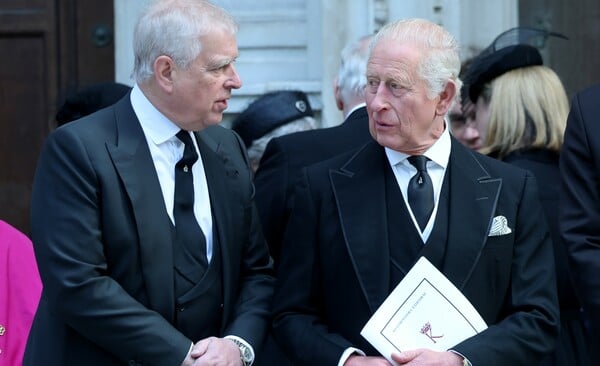 Βασιλιάς Κάρολος: «Φτάνει» - Η υπομονή του τελείωσε μετά τις νέες αποκαλύψεις για πρίγκιπα Άντριου και Έπσταϊν