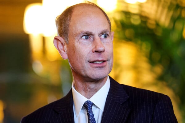 Πρίγκιπας Έντουαρντ: Το πρώτο μέλος της βασιλικής οικογένειας που μίλησε δημόσια για το σκάνδαλο Έπσταϊν