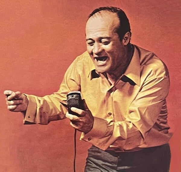 Χρηστάκης: Ένα μεγάλο λαϊκό άστρο, που άναψε και έσβησε στο πι και φι