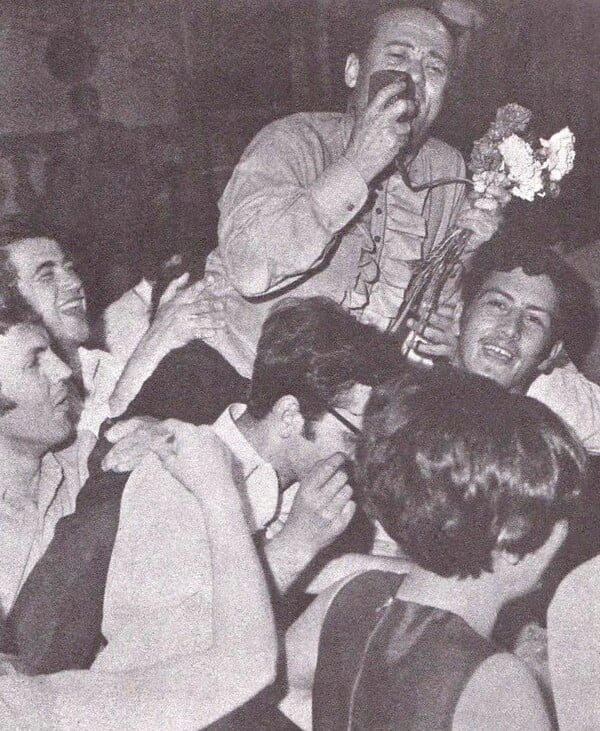 Χρηστάκης: Ένα μεγάλο λαϊκό άστρο, που άναψε και έσβησε στο πι και φι