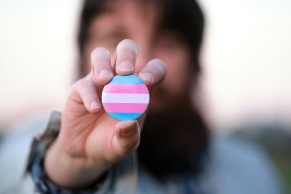 ΤΡΑΝΣ ΑΘΛΗΤΡΙΕΣ ΕΡΕΥΝΑ