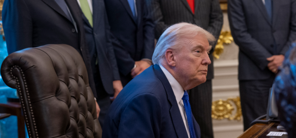 Ο Τραμπ λέει ότι ο Πρέτι και η Γκουντ «δεν ήταν άγγελοι», ενώ αφήνει να εννοηθεί μια «πιο ήπια προσέγγιση» στο μεταναστευτικό