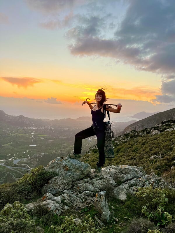 «Εδώ η φύση δεν είναι φόντο, είναι συνομιλητής. Σε μαθαίνει να παρατηρείς, να σέβεσαι, να επιβιώνεις»