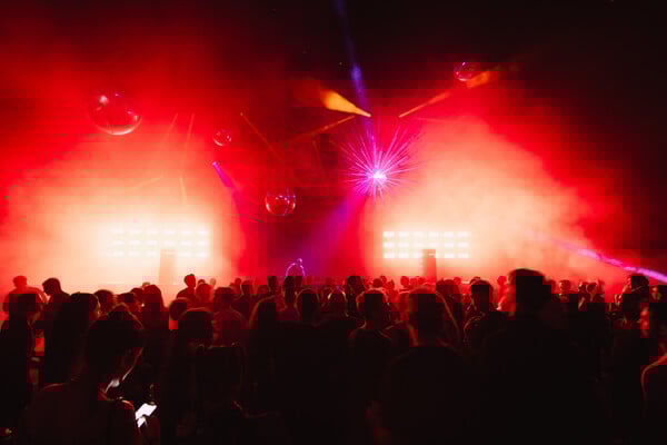 ΕΠΕΞ STEGI.RADIO Takeover: Το πάρτι που αποθεώνει την ηλεκτρονική μουσική