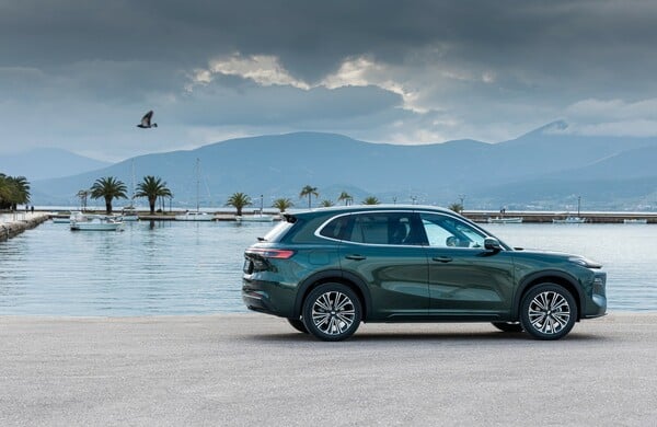 Στον αστερισμό του νέου Geely Starray EM-i 