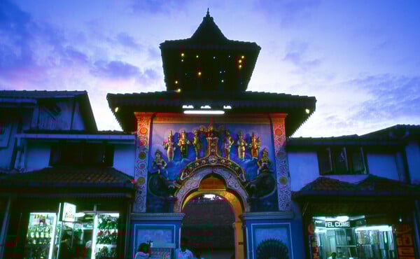 Βιώνοντας τα μυστήρια της Ανατολής στην ιερή Καταραγκάμα (Σρι Λάνκα)