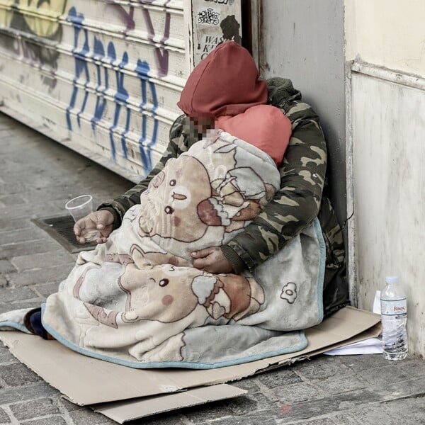 Άστεγοι της Αθήνας: Ποιοι είναι και ποιος νοιάζεται;