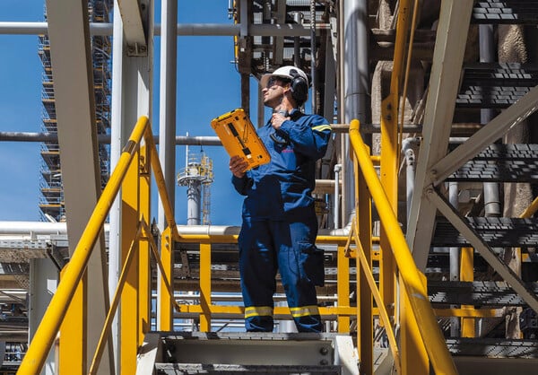 Motor Oil: Όταν η καρδιά της ενέργειας είναι οι ίδιοι οι άνθρωποί της