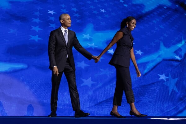 ΟΜΠΑΜΑ ΤΡΑΜΠ ΒΙΝΤΕΟ ΛΕΥΚΟΣ ΟΙΚΟΣ